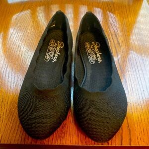 Sketchers black dress flats